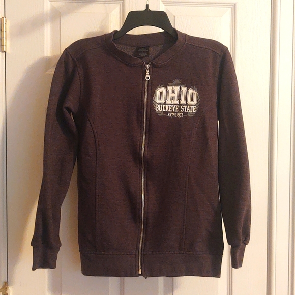 POINT Sportswear Tops - *SALE* EUC Sweatshirt Size S